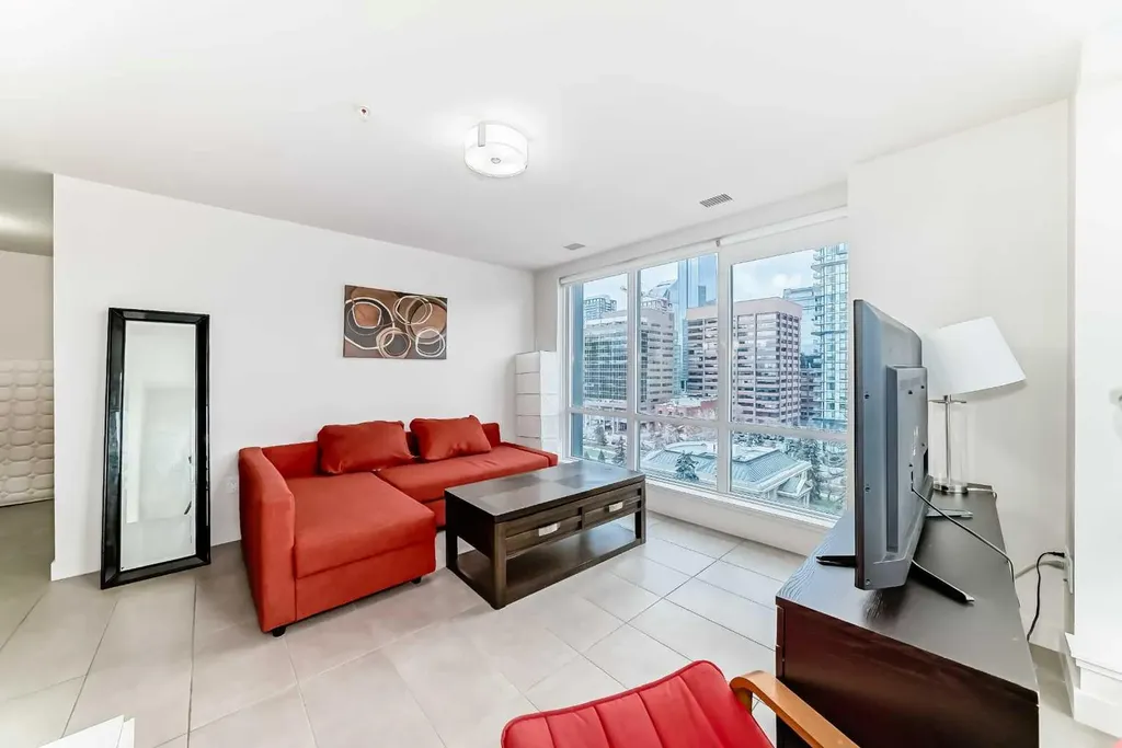 303 13 Avenue SW Calgary AB T2R 0Y9
