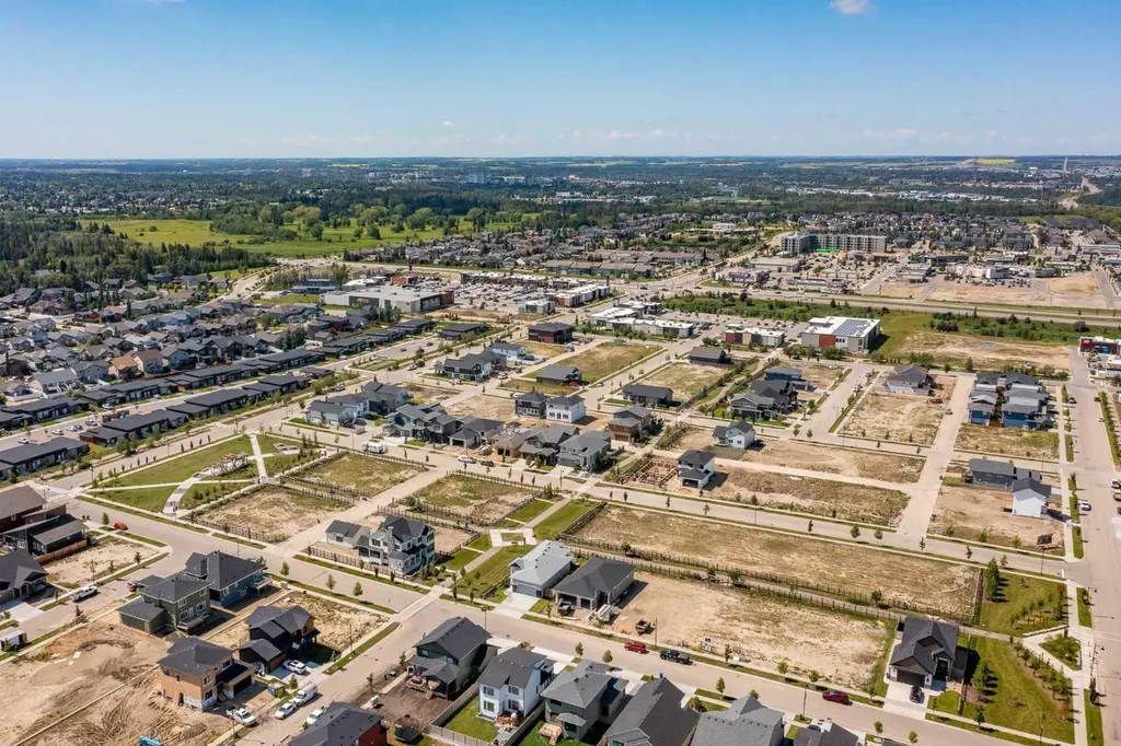 15 Toye Street Red Deer AB T4P 0Y5