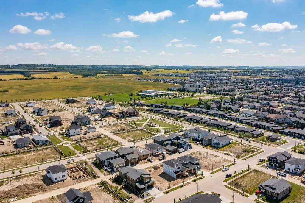 15 Toye Street Red Deer AB T4P 0Y5