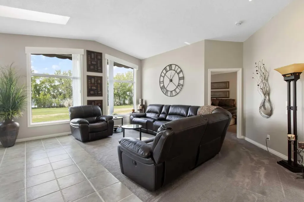 654 Lakeside Drive Rural Vulcan County AB T0B2R0