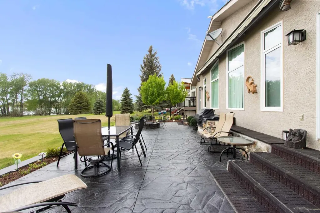 654 Lakeside Drive Rural Vulcan County AB T0B2R0