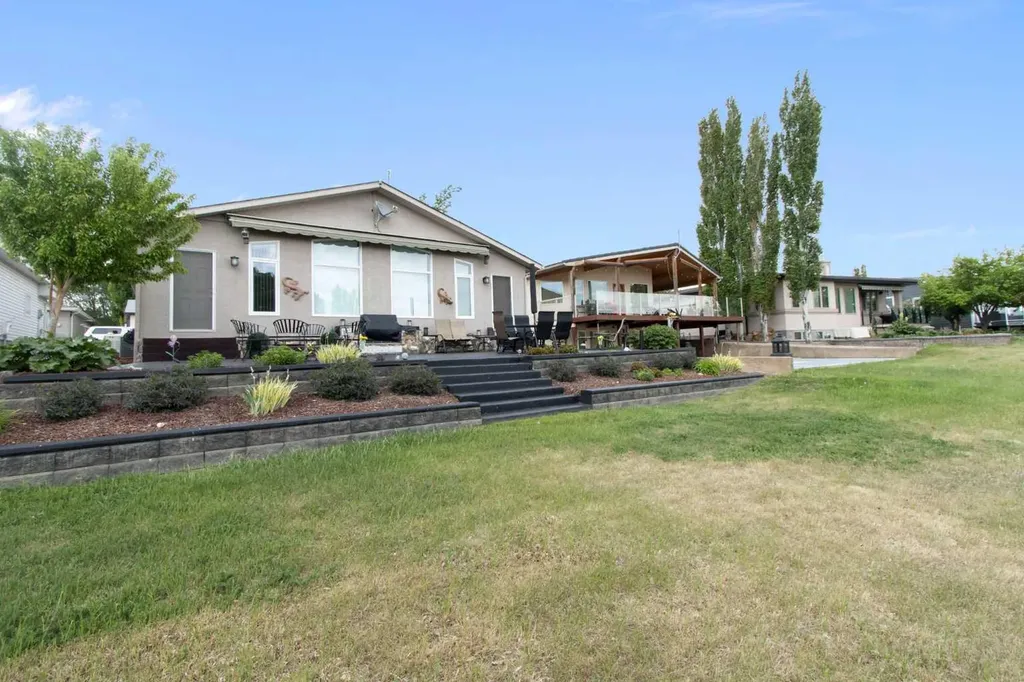654 Lakeside Drive Rural Vulcan County AB T0B2R0