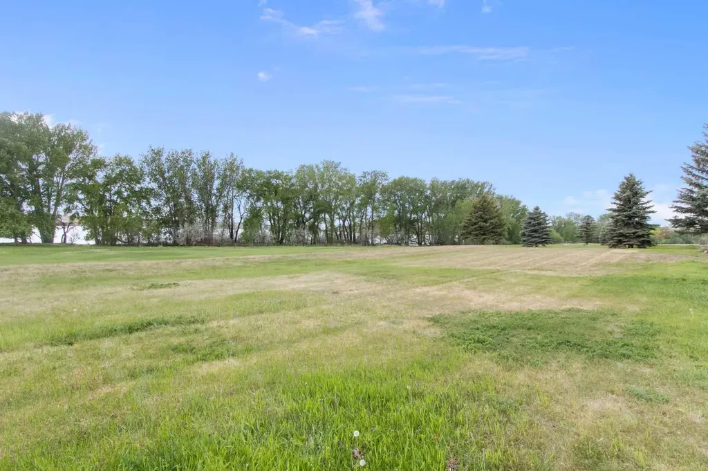 654 Lakeside Drive Rural Vulcan County AB T0B2R0