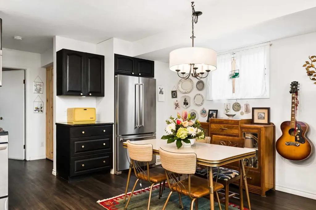 2305 15a Street SE Calgary AB T2G 3N3