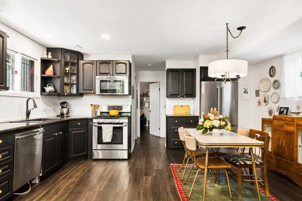 2305 15a Street SE Calgary AB T2G 3N3