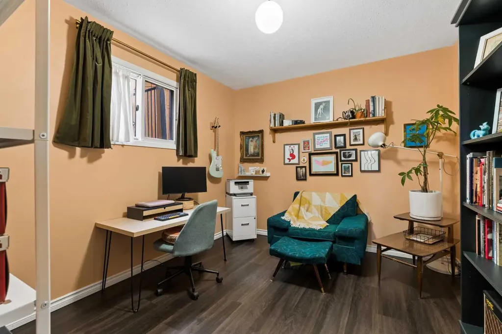 2305 15a Street SE Calgary AB T2G 3N3