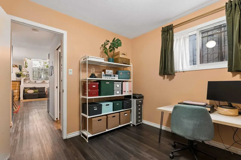 2305 15a Street SE Calgary AB T2G 3N3