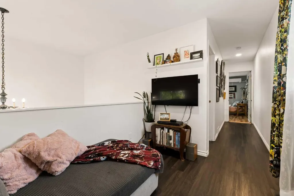 2305 15a Street SE Calgary AB T2G 3N3