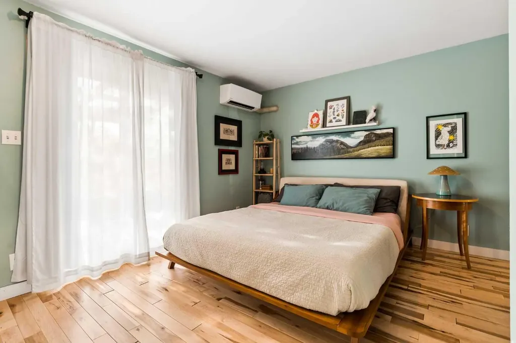 2305 15a Street SE Calgary AB T2G 3N3