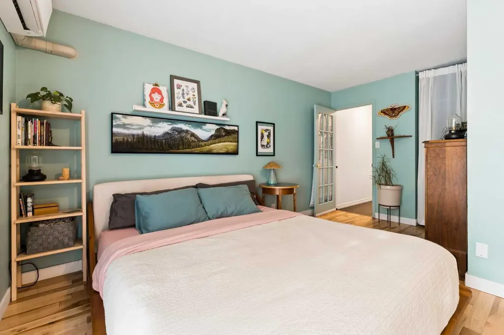2305 15a Street SE Calgary AB T2G 3N3