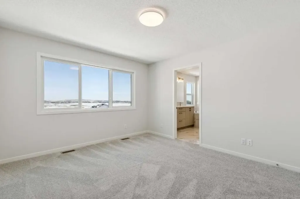 38 Annette Green NW Calgary AB T3R2B5