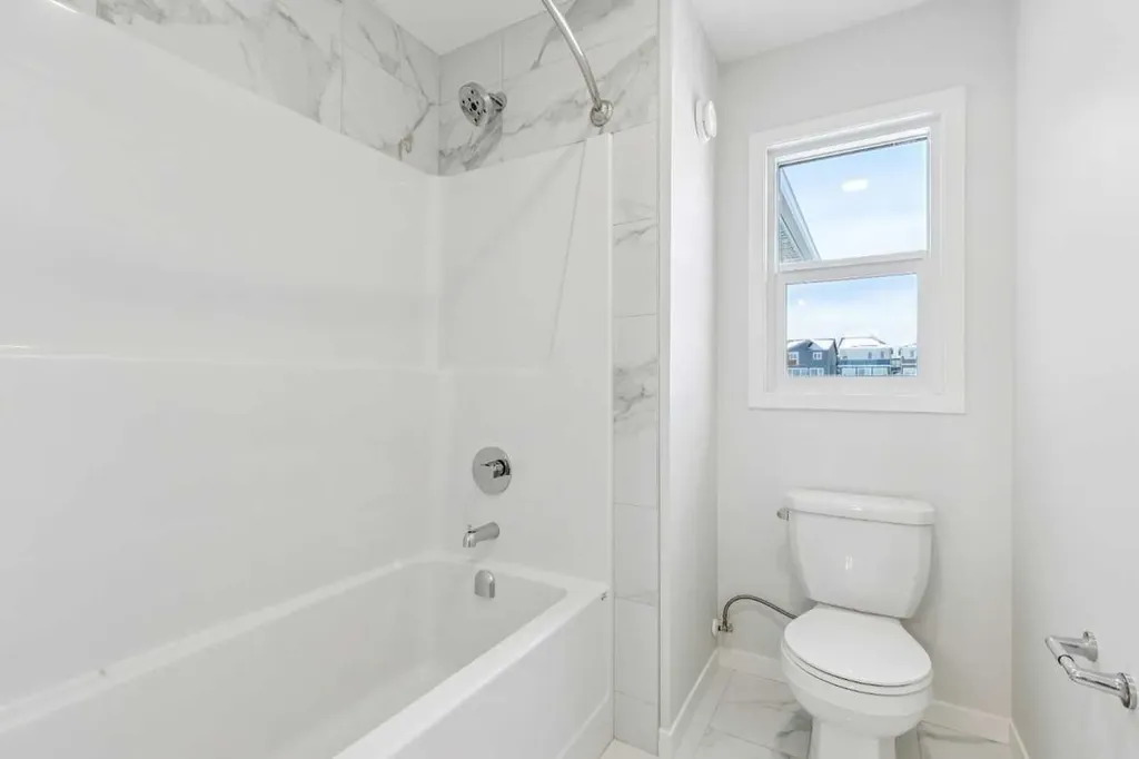 38 Annette Green NW Calgary AB T3R2B5