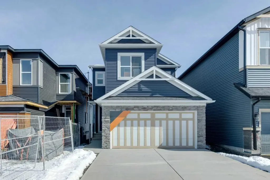 38 Annette Green NW Calgary AB T3R2B5