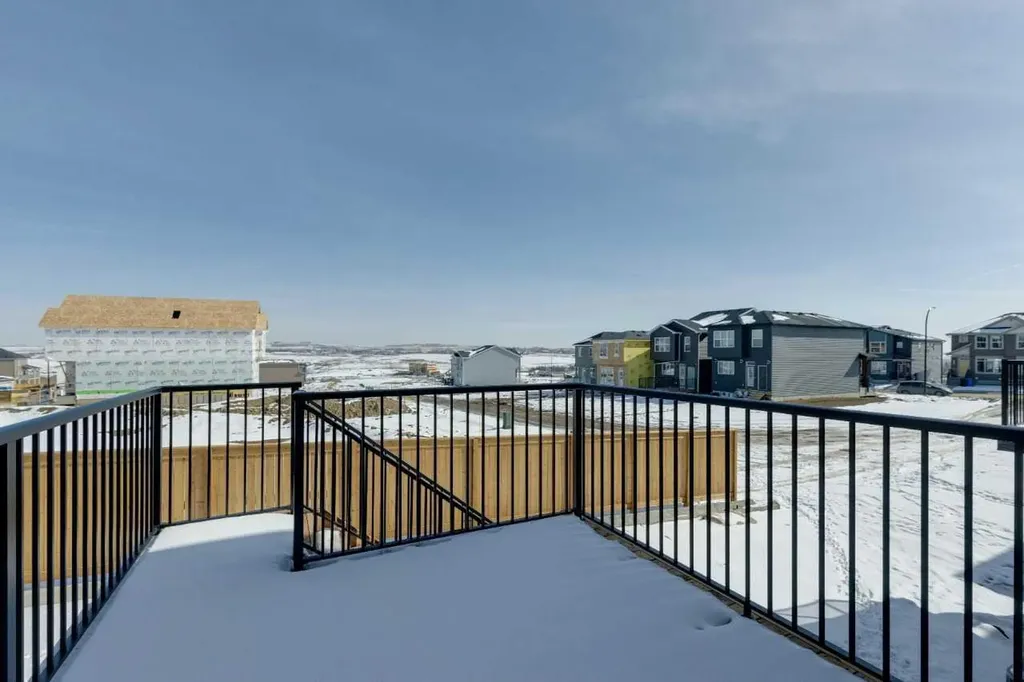 38 Annette Green NW Calgary AB T3R2B5