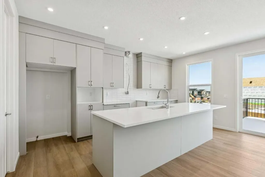 38 Annette Green NW Calgary AB T3R2B5