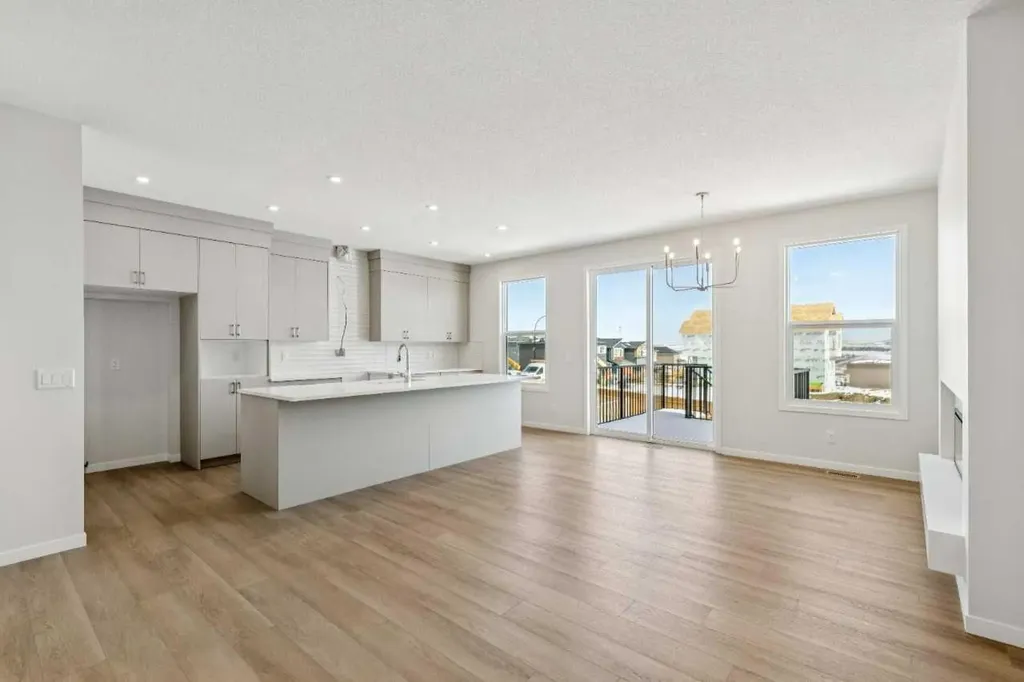 38 Annette Green NW Calgary AB T3R2B5