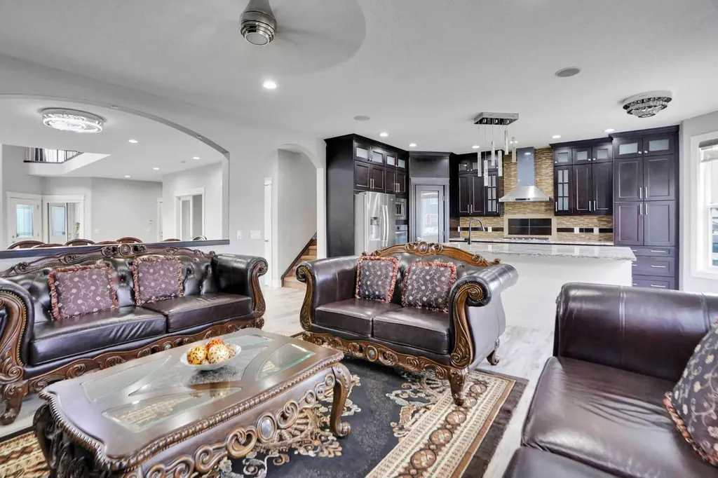 265 Saddlelake Drive NE Calgary AB T3J 0N8