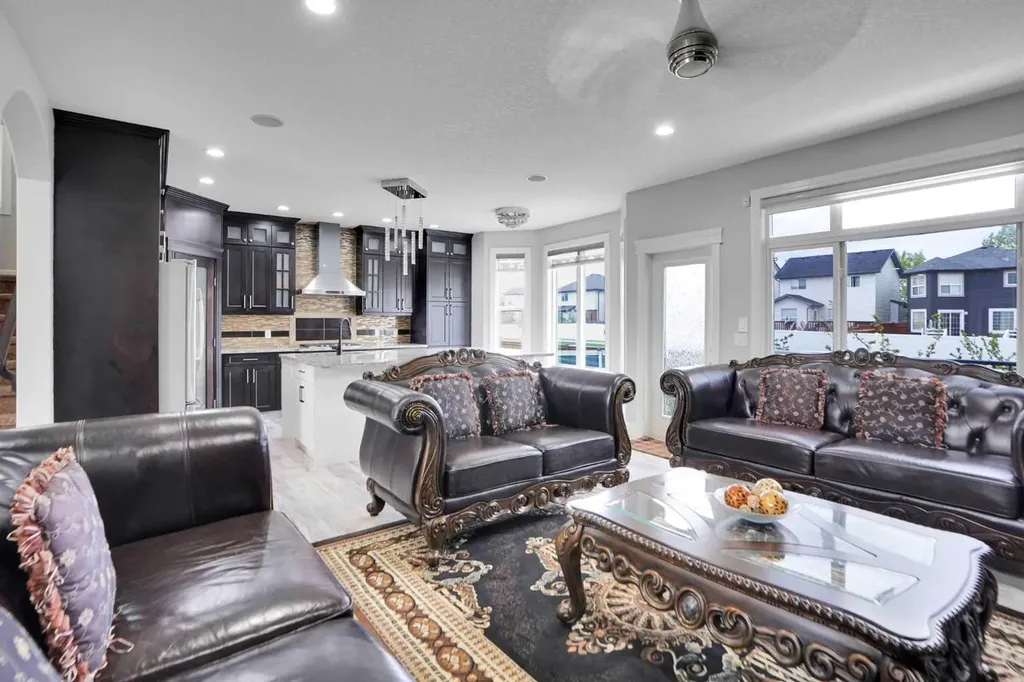 265 Saddlelake Drive NE Calgary AB T3J 0N8