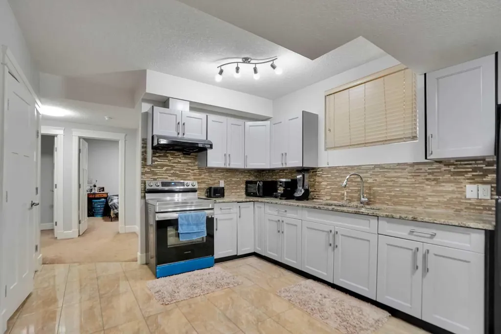265 Saddlelake Drive NE Calgary AB T3J 0N8