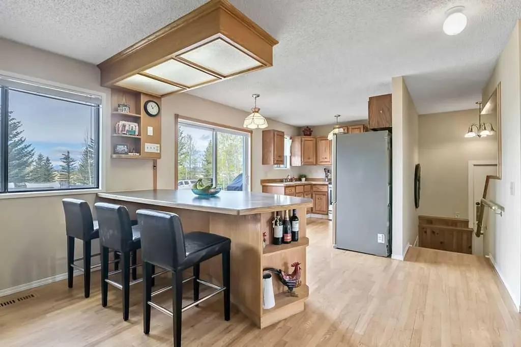 42239 Weedon Trail Rural Rocky View County AB T4C 3A2