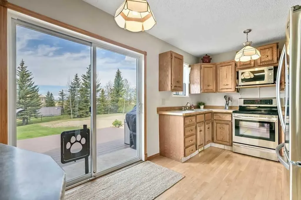 42239 Weedon Trail Rural Rocky View County AB T4C 3A2