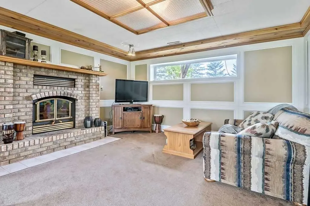 42239 Weedon Trail Rural Rocky View County AB T4C 3A2