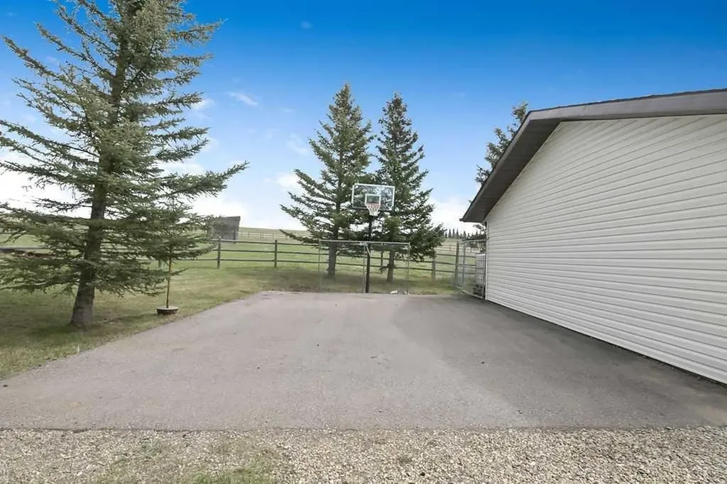 42239 Weedon Trail Rural Rocky View County AB T4C 3A2