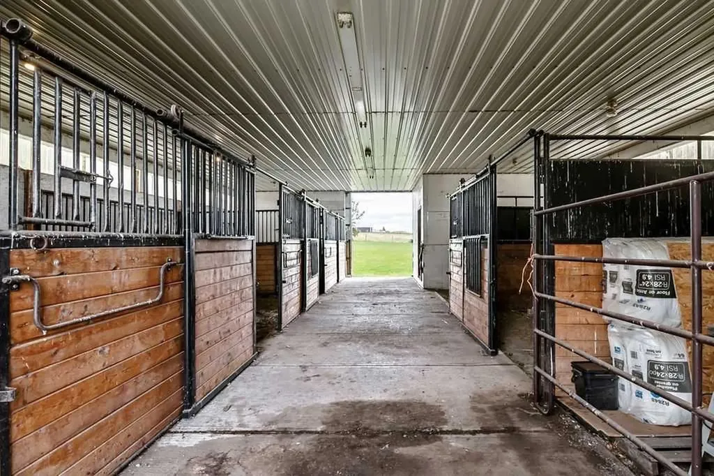 42239 Weedon Trail Rural Rocky View County AB T4C 3A2