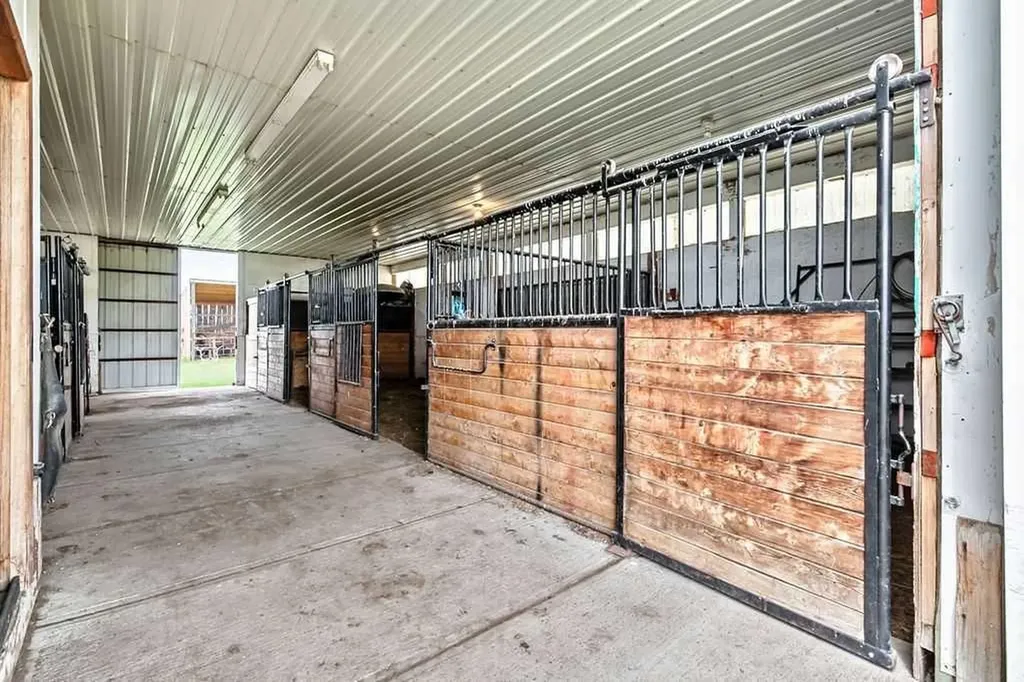 42239 Weedon Trail Rural Rocky View County AB T4C 3A2