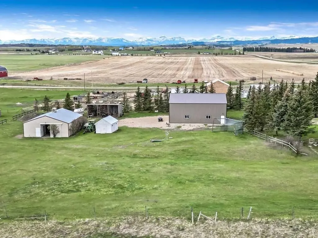 42239 Weedon Trail Rural Rocky View County AB T4C 3A2