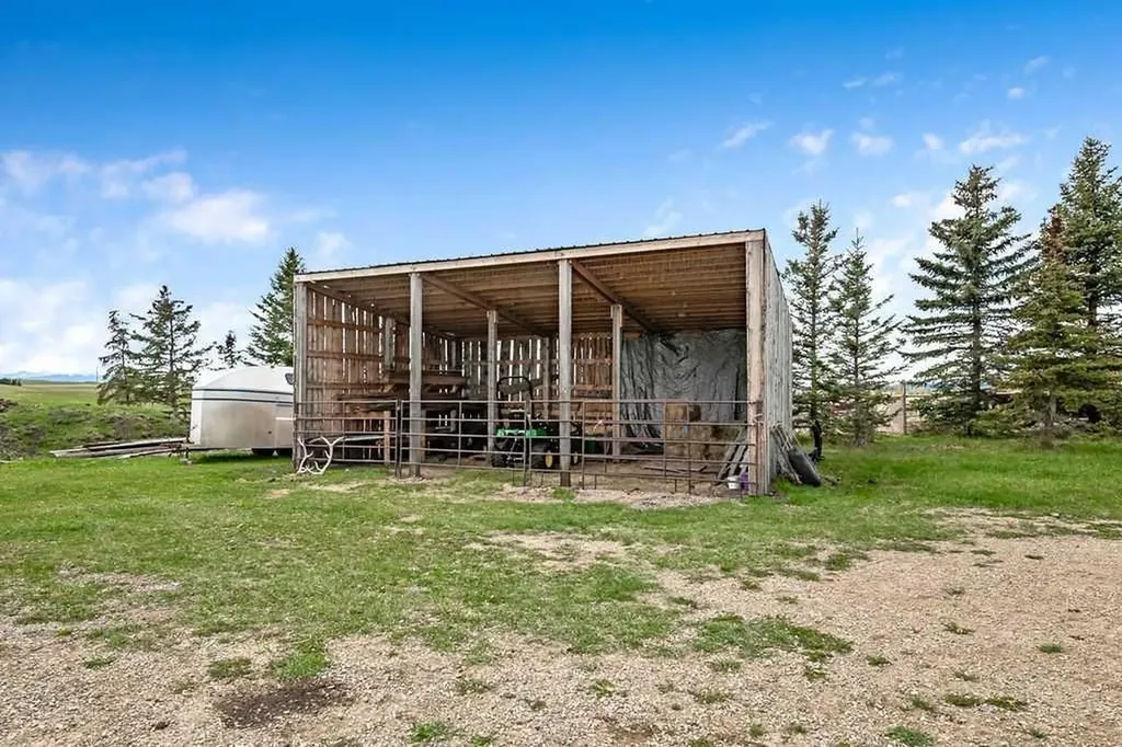 42239 Weedon Trail Rural Rocky View County AB T4C 3A2