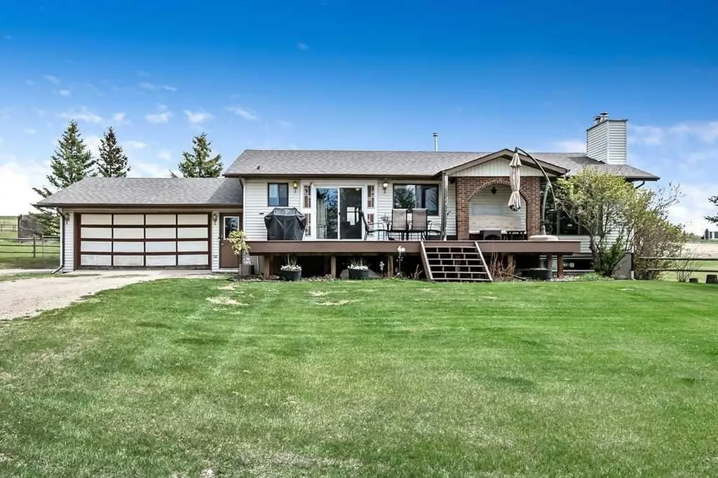 42239 Weedon Trail Rural Rocky View County AB T4C 3A2
