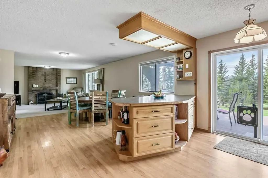 42239 Weedon Trail Rural Rocky View County AB T4C 3A2