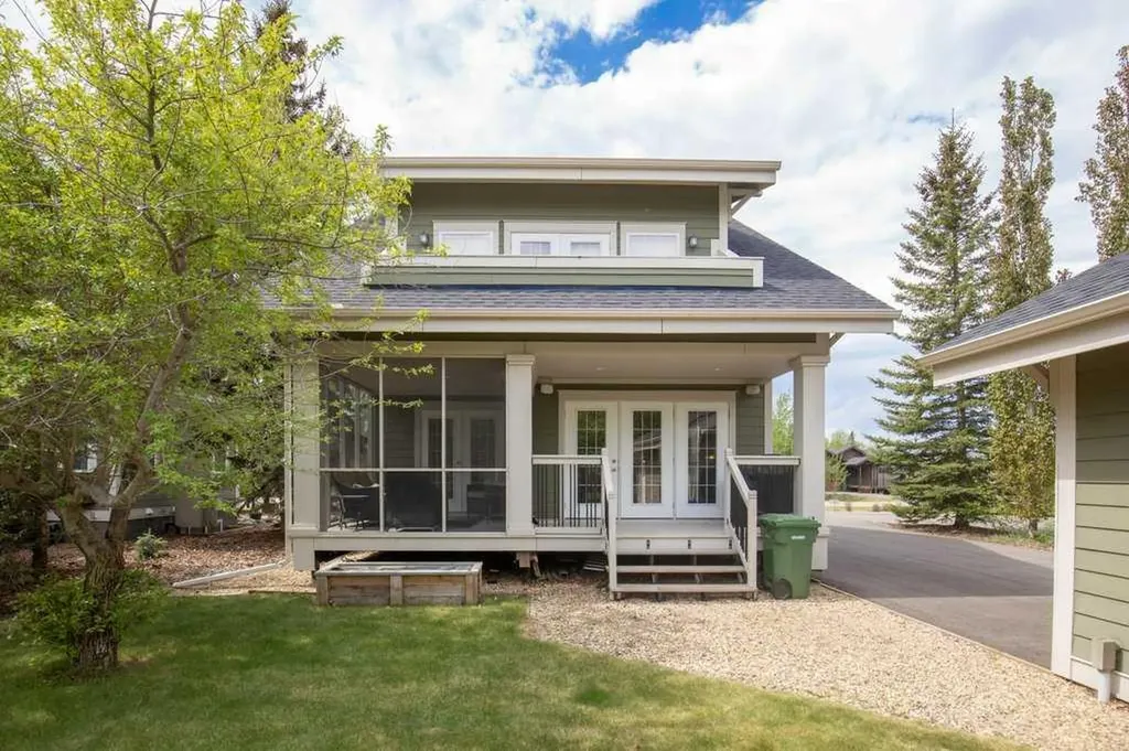 241 Canal Street Rural Ponoka County AB T4L 2N3
