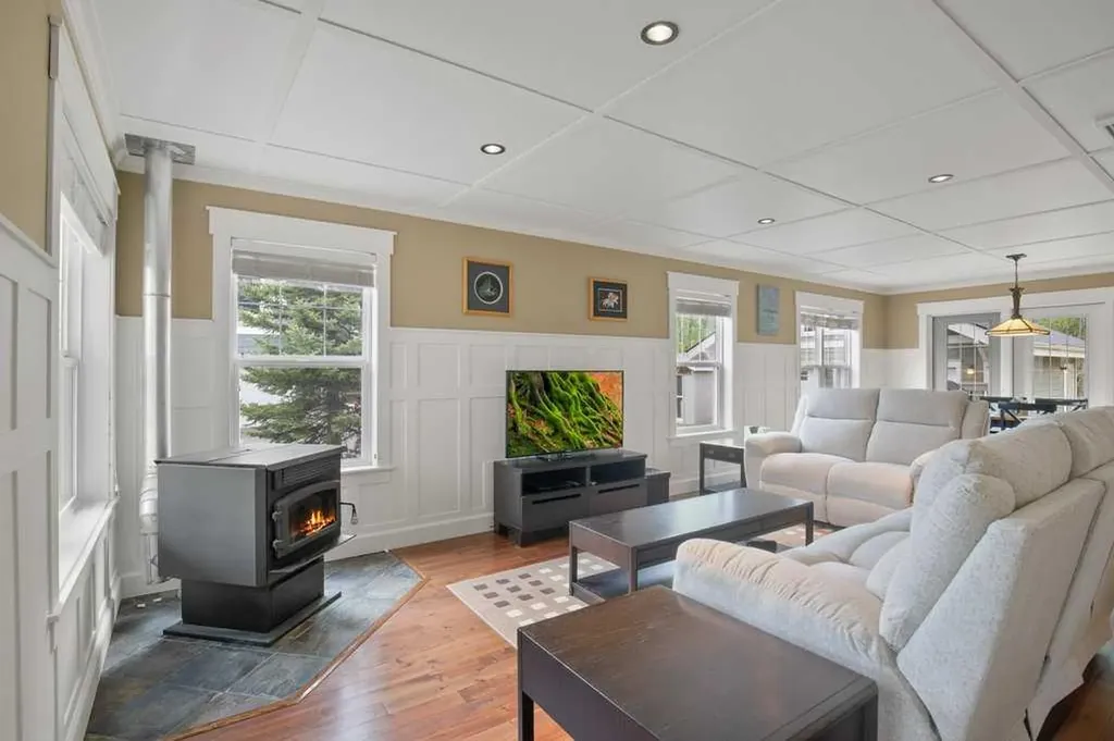 241 Canal Street Rural Ponoka County AB T4L 2N3