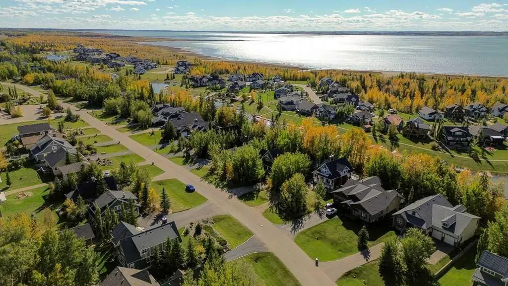 241 Canal Street Rural Ponoka County AB T4L 2N3