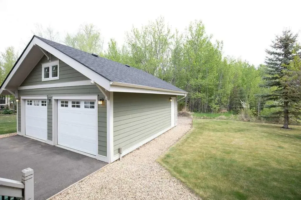 241 Canal Street Rural Ponoka County AB T4L 2N3