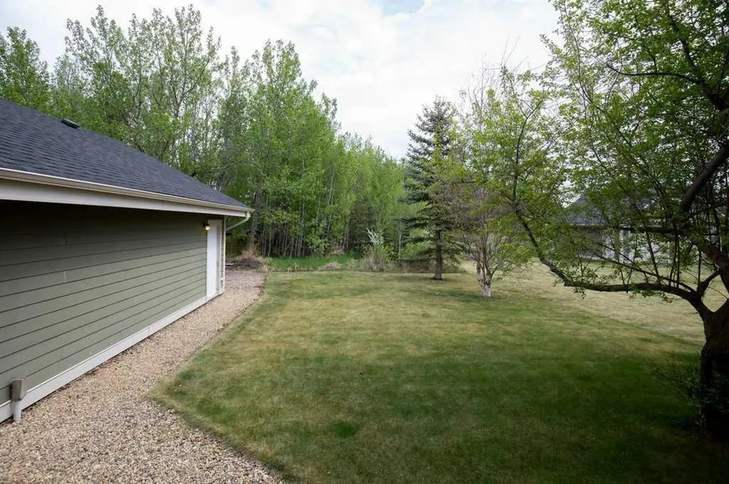241 Canal Street Rural Ponoka County AB T4L 2N3
