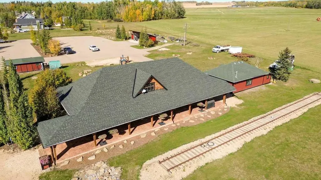 241 Canal Street Rural Ponoka County AB T4L 2N3