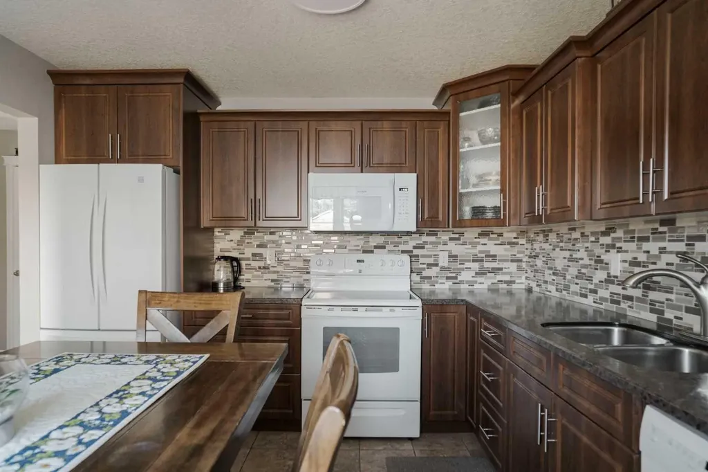 170 Fullerton Drive Fort Mcmurray AB T9K 1P8
