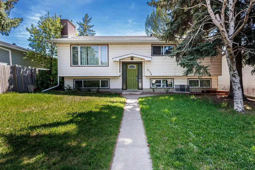 5724 Dalmead Crescent NW Calgary AB T3A1E6