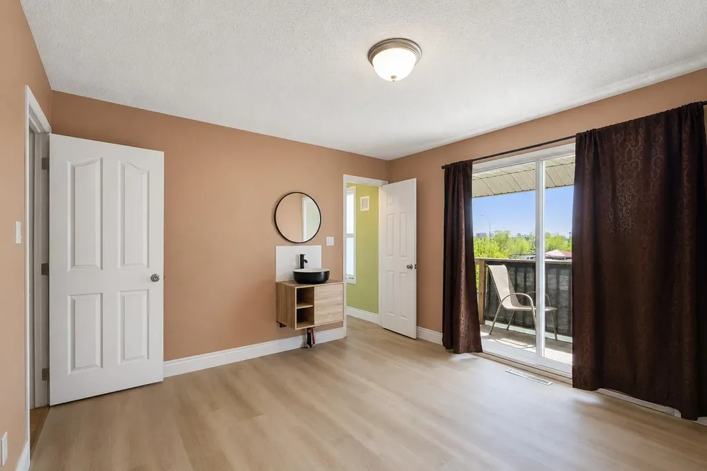5724 Dalmead Crescent NW Calgary AB T3A1E6