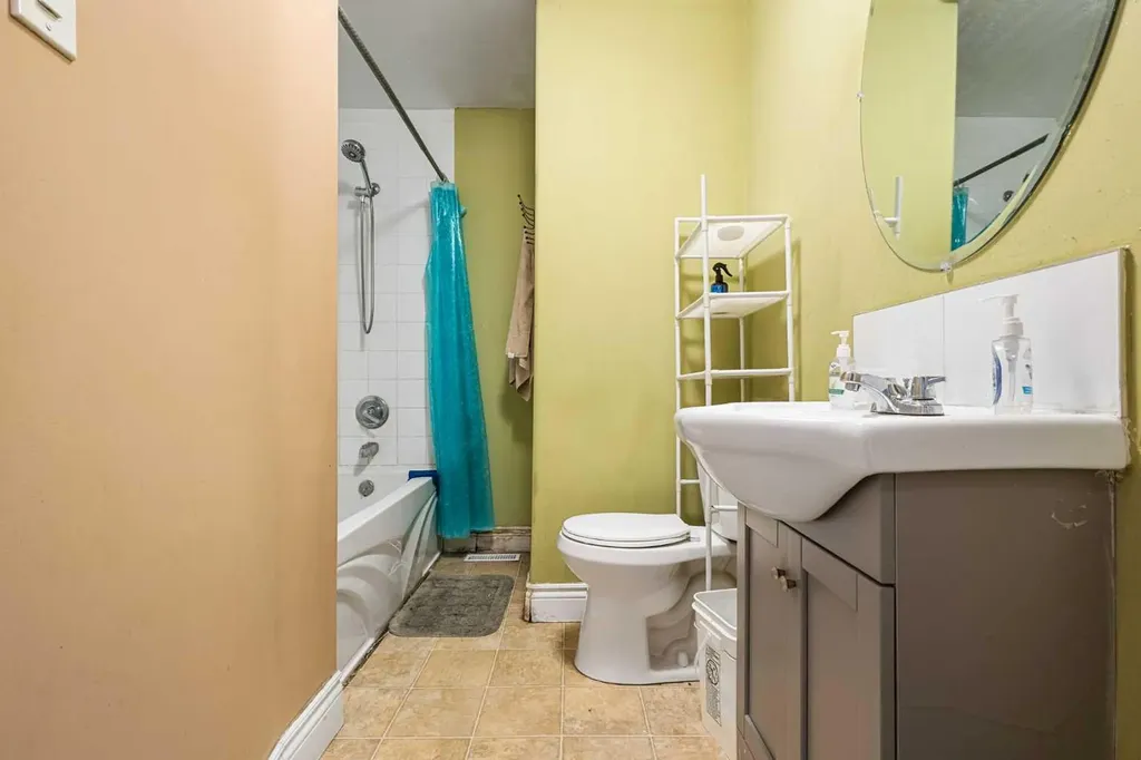 5724 Dalmead Crescent NW Calgary AB T3A1E6