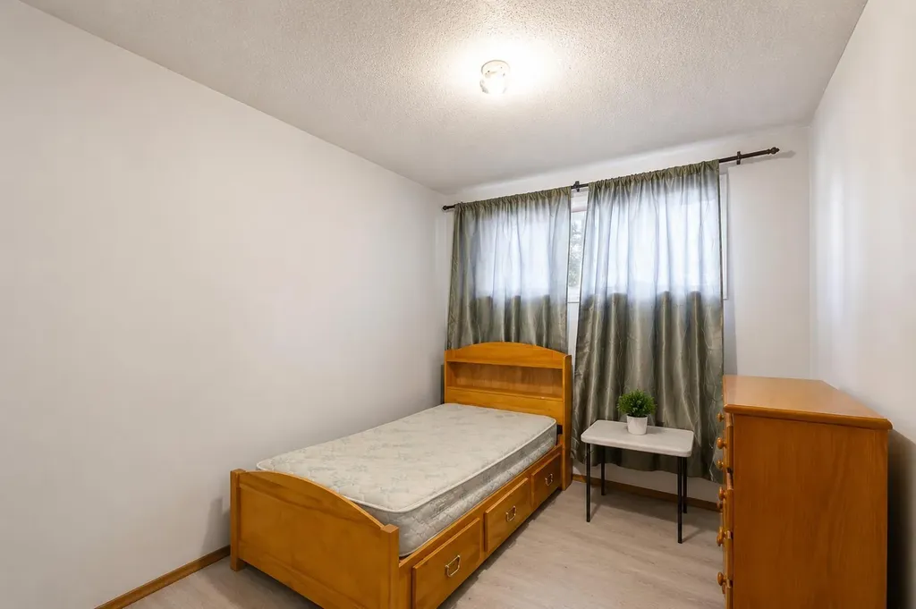 5724 Dalmead Crescent NW Calgary AB T3A1E6