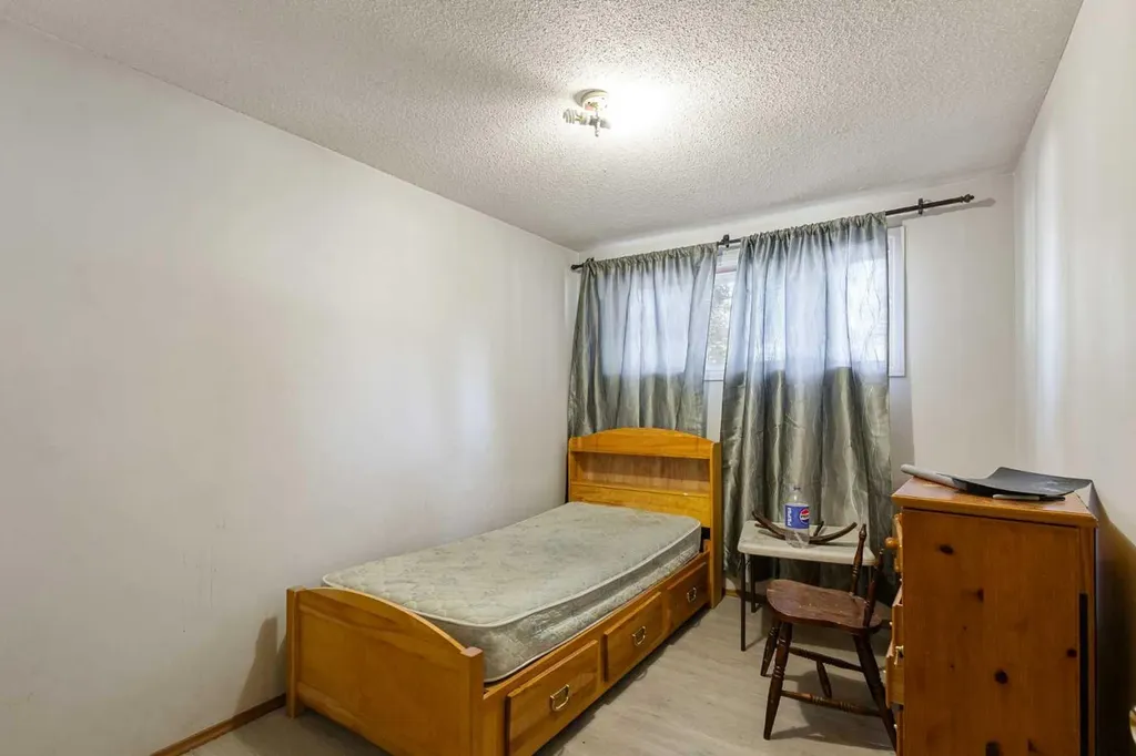 5724 Dalmead Crescent NW Calgary AB T3A1E6