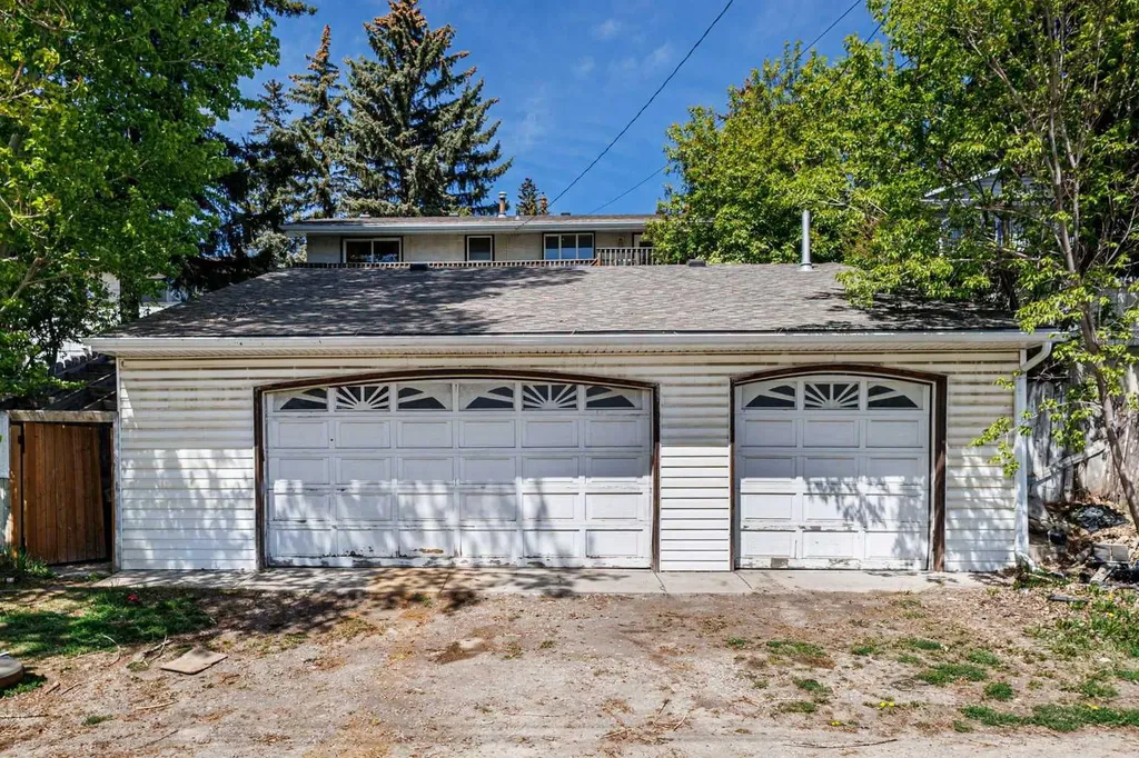 5724 Dalmead Crescent NW Calgary AB T3A1E6