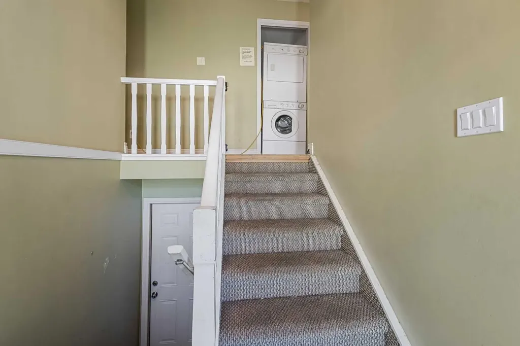5724 Dalmead Crescent NW Calgary AB T3A1E6