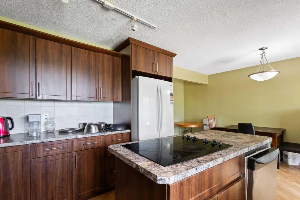 5724 Dalmead Crescent NW Calgary AB T3A1E6