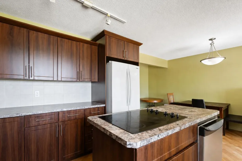 5724 Dalmead Crescent NW Calgary AB T3A1E6