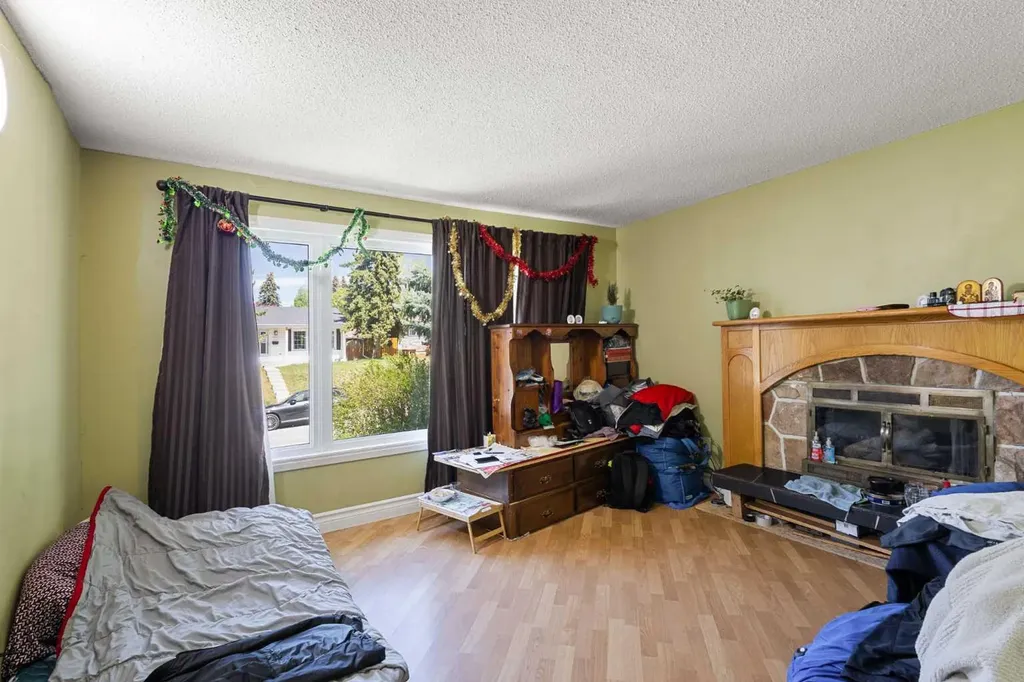 5724 Dalmead Crescent NW Calgary AB T3A1E6
